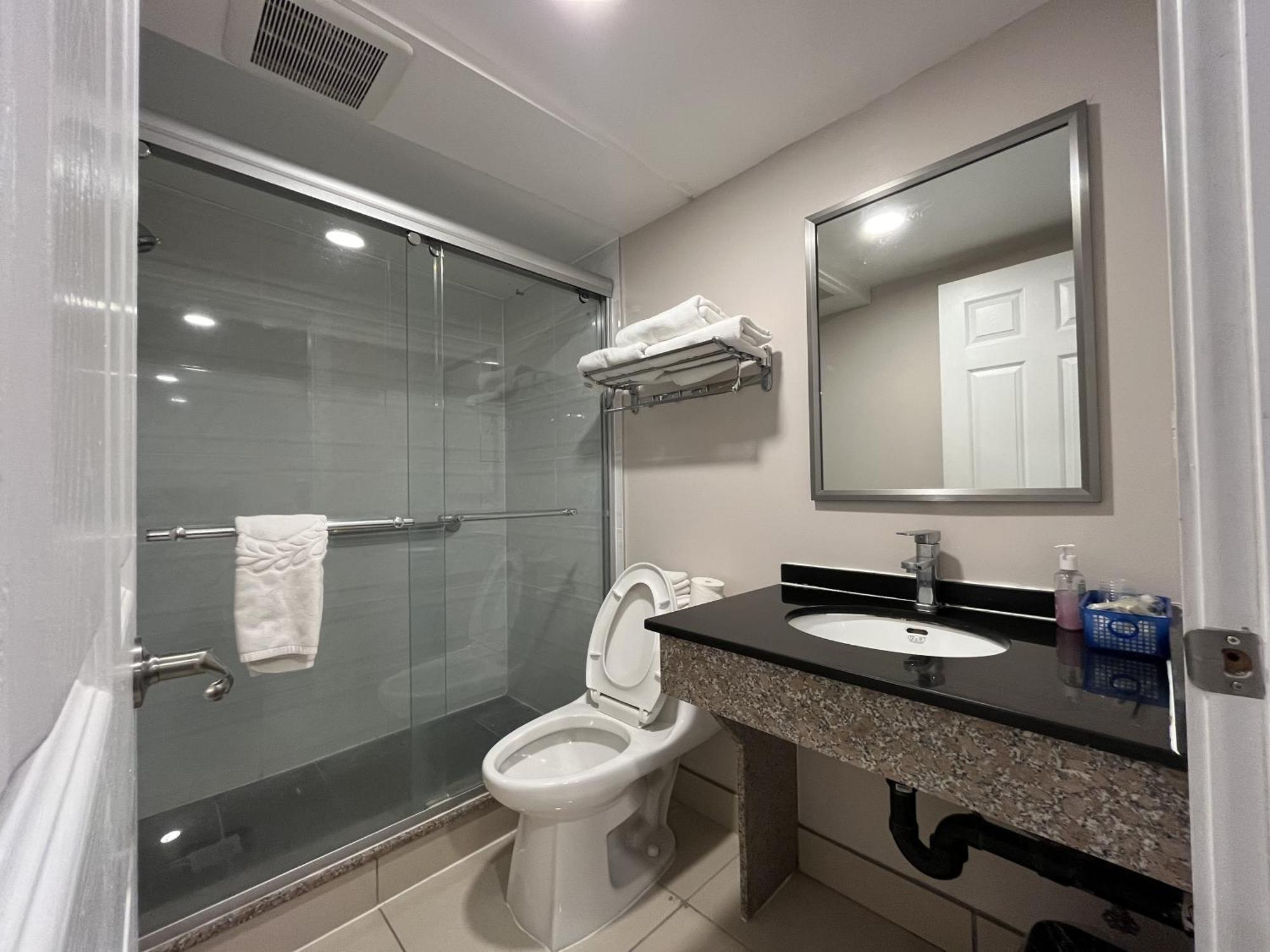 Kluane Park Inn เฮนส์จังก์ชัน ภายนอก รูปภาพ