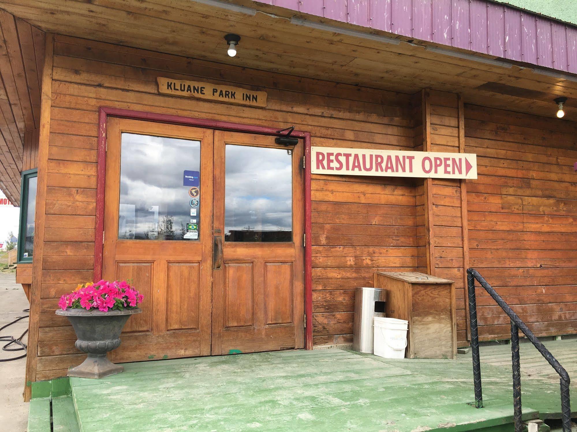 Kluane Park Inn เฮนส์จังก์ชัน ภายนอก รูปภาพ