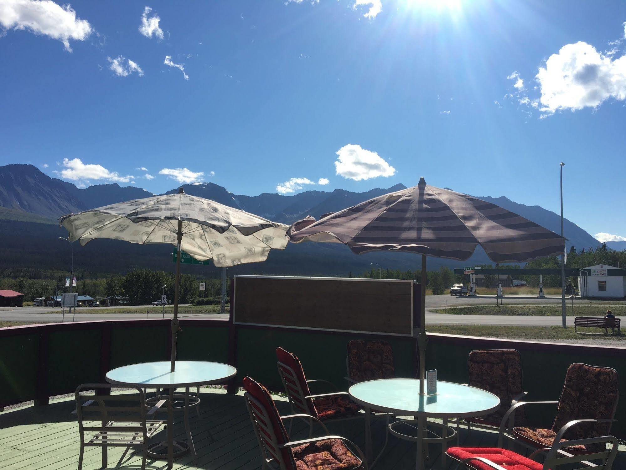 Kluane Park Inn เฮนส์จังก์ชัน ภายนอก รูปภาพ