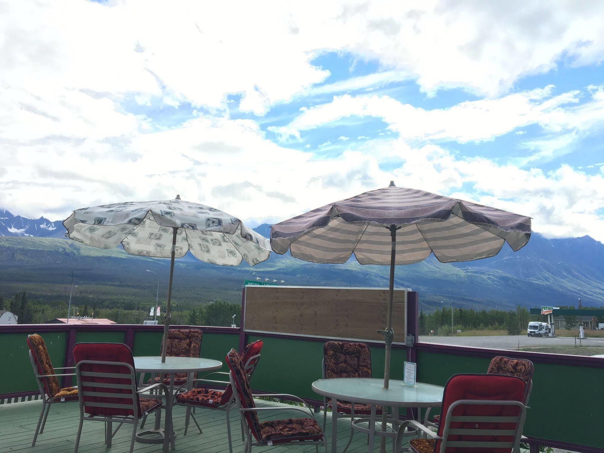 Kluane Park Inn เฮนส์จังก์ชัน ภายนอก รูปภาพ